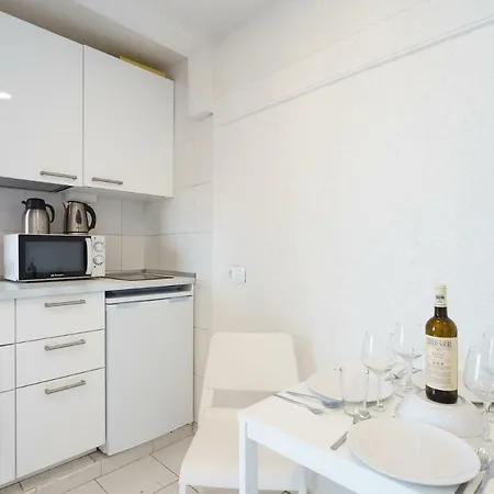 Malagasuite Beach Apartmán *