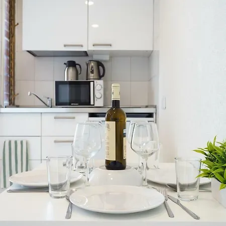 Malagasuite Beach 푸엔히롤라