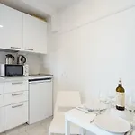Malagasuite Beach Апартаменти *