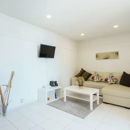 Malagasuite Beach * フエンヒロラ